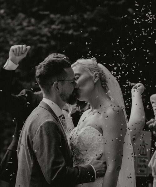 ROBYN AND ROBERT IN LOVE